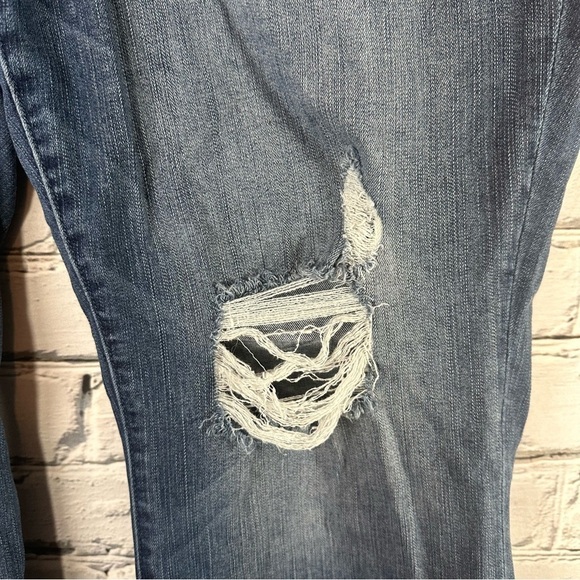 Torrid Women’s Premium Flare Jeans Medium Wash Distressed Stretch Mid Rise 22S - Picture 5 of 11